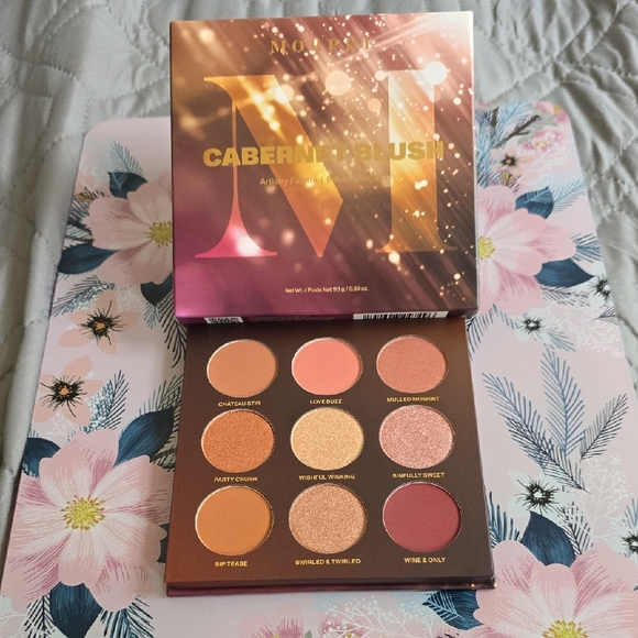 Morphe Cabernet Blush Eyeshadow Palette - Picture 1 of 4